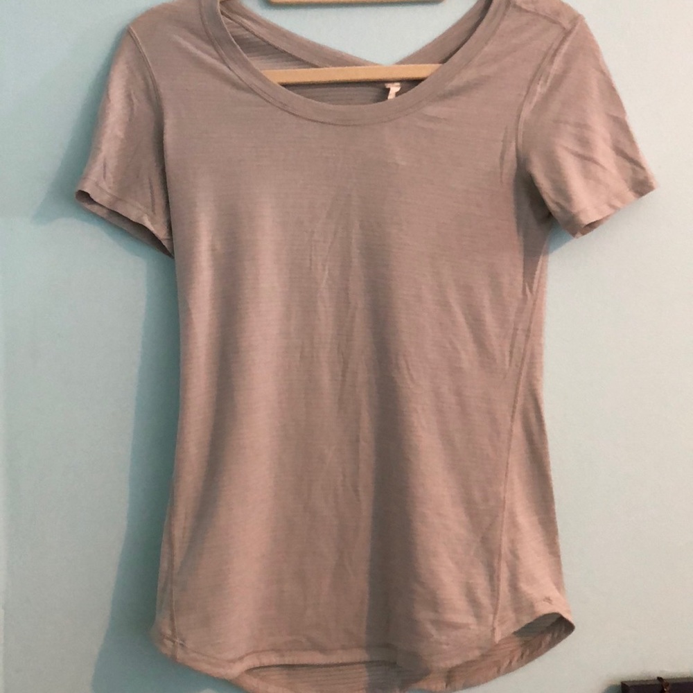 Lululemon grey tee